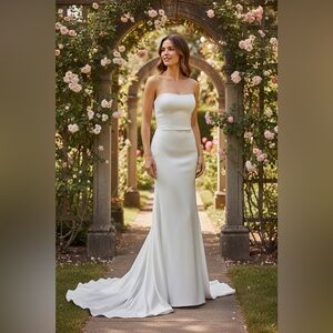 Elegant Strapless White Wedding Dress